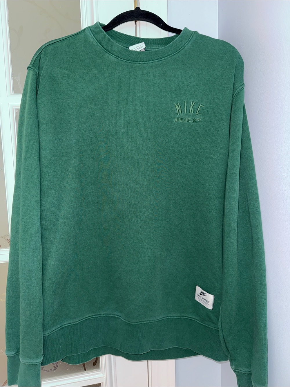 Nike Men’s Crewneck Sweatshirt in Deep Green